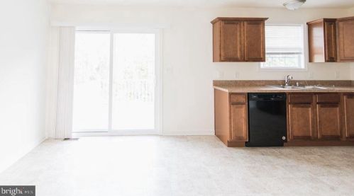 114 Breezewood Dr, Hanover PA  17331-9588 exterior