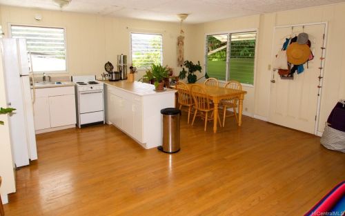 2871 Manoa Rd, Honolulu HI  96822-1752 exterior