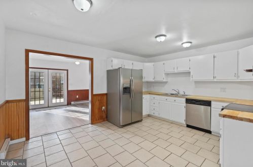 3126 Galaxy Rd, York, PA 17315-4574