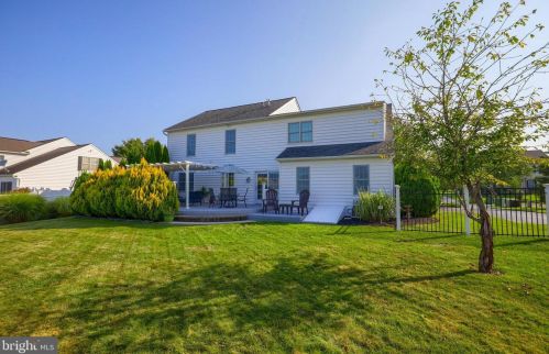 2338 Addison Ct, York, PA 17404-9077