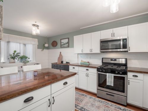 108 Tideview Dr, Dover, NH 03820-4580