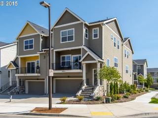 8990 157th Ave, Beaverton, OR 97007-6674