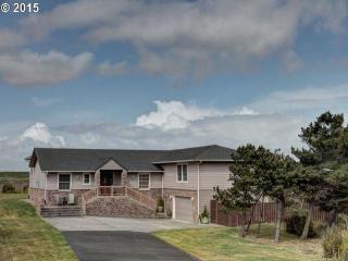 89500 Ocean Dr, Warrenton, OR 97146-7192