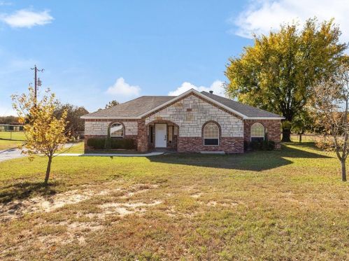 7413 Elman Ln, Azle, TX 76020-5401