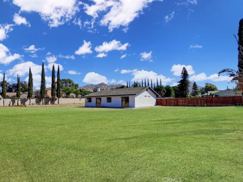 665 Sweetser Dr, Riverside, CA 92507-1809