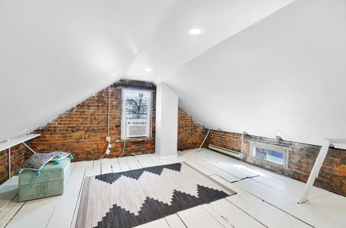 2612 Hemlock St, Cincinnati OH  45206-1608 exterior