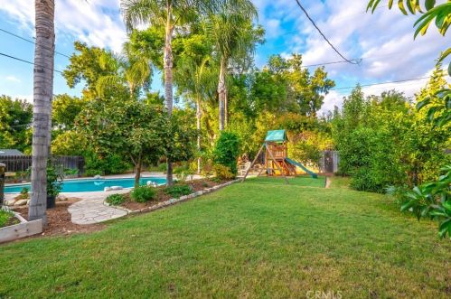 3975 Beechwood Pl, Riverside CA  92506-1160 exterior