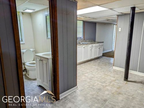 352 Harris Manor Dr, Atlanta GA  30311-2117 exterior