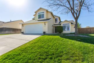 1713 35th Ave, Kennewick, WA 99337-3755