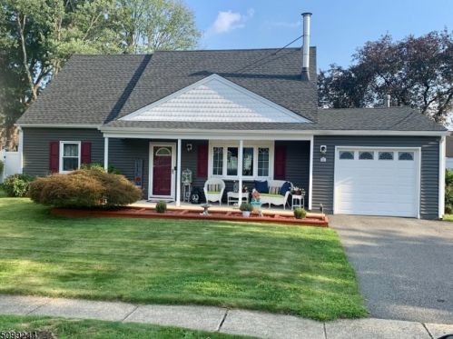 16 Collingswood Pl, Roxbury Township, NJ 07836-9311
