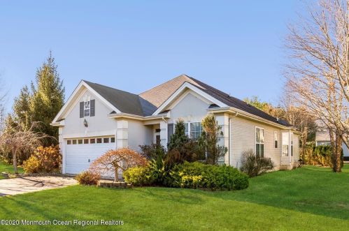 15 Banstead Way, Jackson Twp, NJ 08527-4494