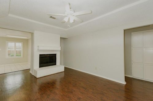 416 Signal Hill Ct, Fort Worth TX  76112-8660 exterior