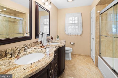 16 Ronit Dr, Trenton NJ 08628-2225 exterior