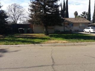 1729 Oak Park St, Visalia, CA 93277-4641
