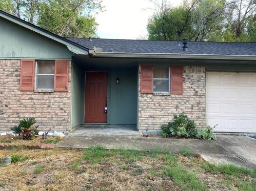 2715 Chimney Rock Rd, Huntsville, TX 77320-3706