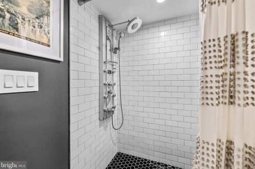 854 Front St, Philadelphia PA 19147-4341 exterior