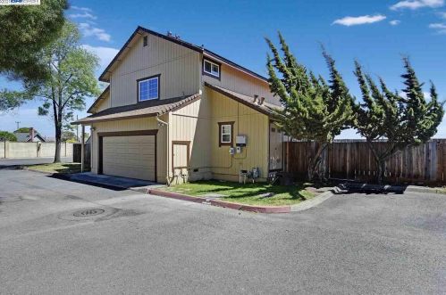 2030 Park Arroyo Pl, Hayward, CA 94545-4900