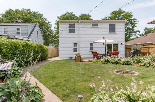 1462 Hazel St, Saint Paul MN  55119-4221 exterior