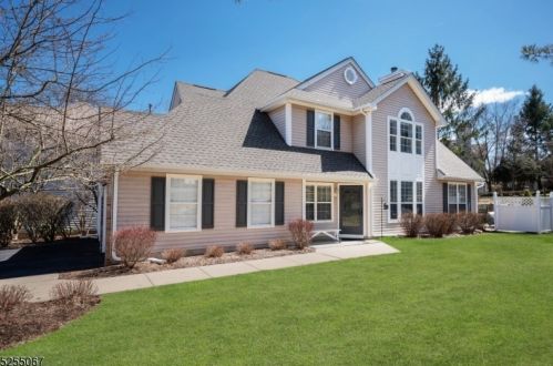 4 Evergreen Way, Mount Arlington, NJ 07856-1376