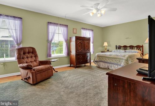 6 Meade Dr, Carlisle PA  17013-8124 exterior