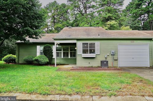 690 Friar Ct, Lakehurst, NJ 08759-6942