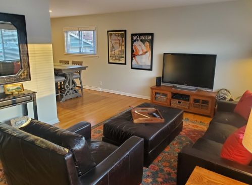 105 Audrey Ln, Mount Prospect, IL 60056-2803