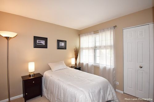 1304 Coldspring Rd, Carol Stream IL  60188-2989 exterior