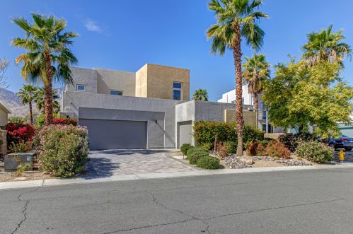551 Skylar Ln, Palm Springs, CA 92262-0561