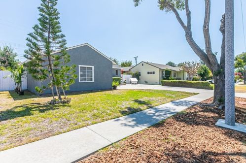 15428 Saranac Dr, Whittier, CA 90604-3219