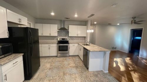 1911 Cannonwood Ln, Austin TX  78745-3606 exterior