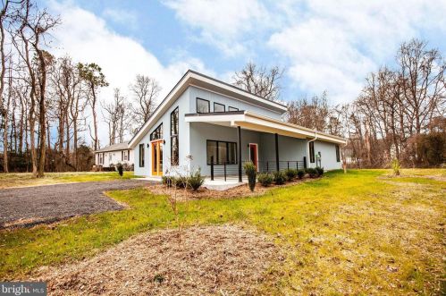326 Haulover Cir, Montross, VA 22520-8810