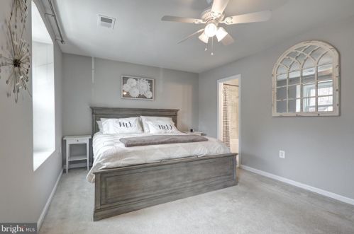 6369 Buffie Ct, Springfield VA  22015-3401 exterior