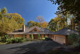 622 Rock Ledge Ln, Linville, NC 28646-8162