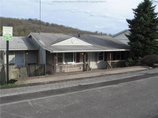 116 Pine St, Dunbar, WV 25064-1217