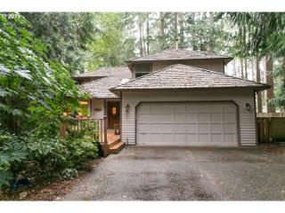 10873 Dover Ct, Portland, OR 97224-4578