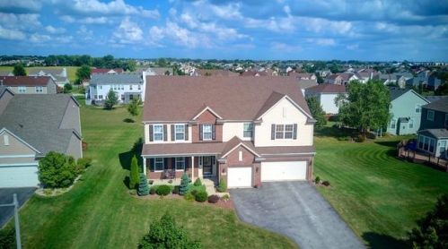 703 Jorstad Dr, North Aurora, IL 60542-7001