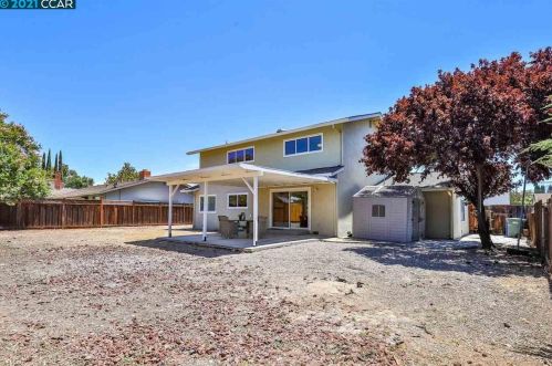 3719 Parkmall Ct, Concord CA  94519-1421 exterior