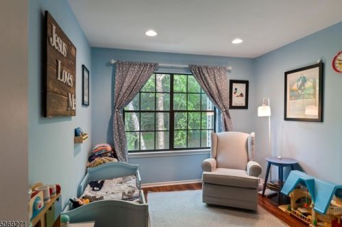 53 Manor Dr, Princeton NJ  08540-1643 exterior