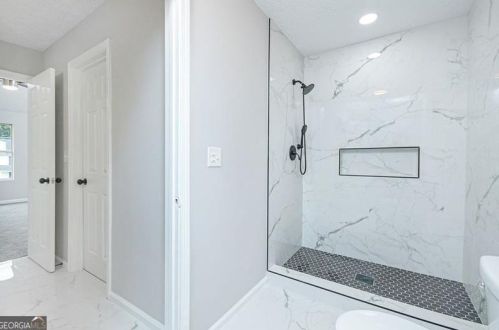 5484 Denny Dr, Atlanta GA  30349-5223 exterior