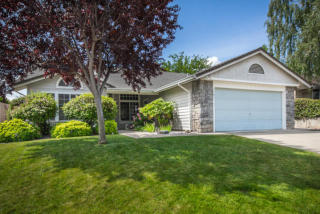 1983 Saltu Dr, Redding, CA 96002-1489