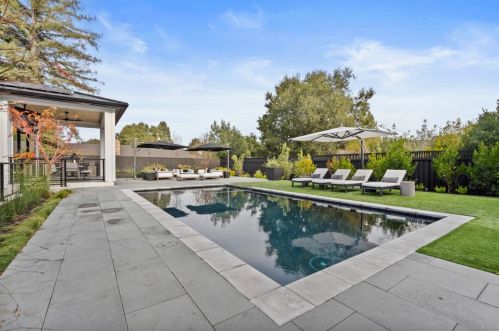 1575 Grant Rd, Los Altos CA  94024-6149 exterior