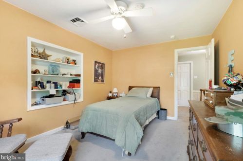 921 Warwick Rd, Tavistock NJ 08033-3928 exterior