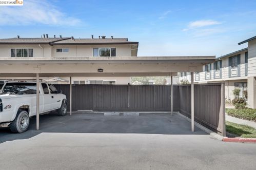 27492 Ponderosa Ct, Hayward CA  94545-4129 exterior