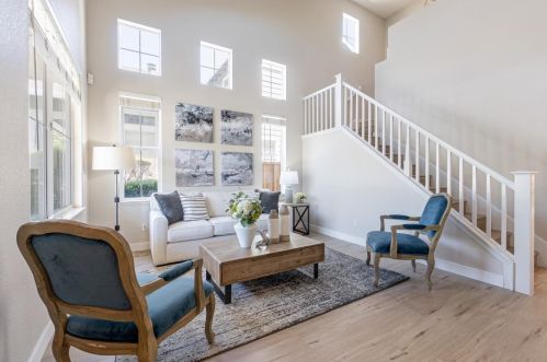 926 Gates St, Palo Alto, CA 94303-2550