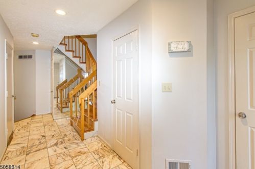103 Park Pl, Springfield, NJ 07081-3507