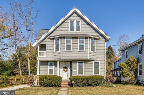 47 Church St, Beverly, NJ 08010-3526