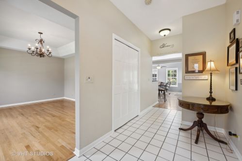 506 Turnberry Dr, North Aurora, IL 60542-9028