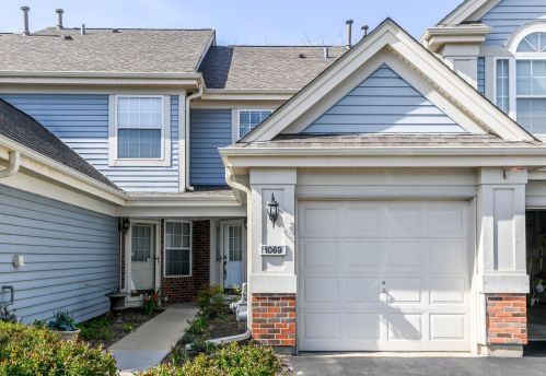 1069 Talbots Ln, Elk Grove Vlg, IL 60007-7111