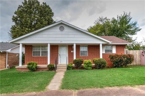 210 9th St, Chandler, OK 74834-3604