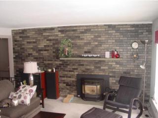 8 Roundtree Dr, Merrimack, NH 03054-3309